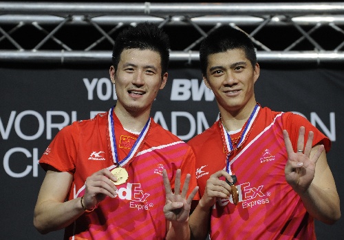 詹姆斯宣布 詹姆斯宣布